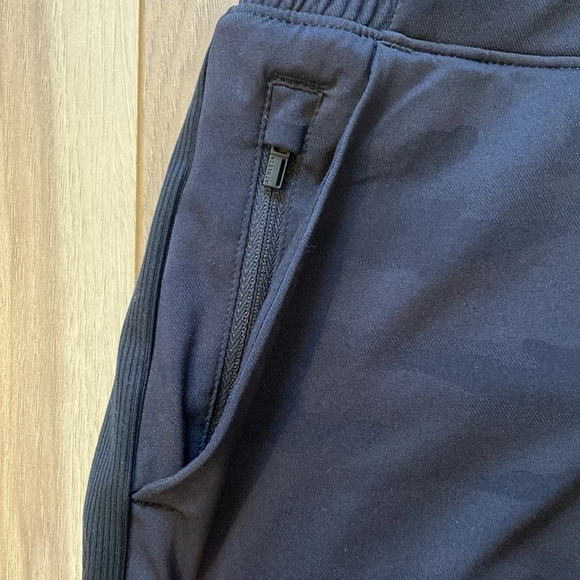 Athleta size 4 Brooklyn lined camo jogger - Picture 5 of 9